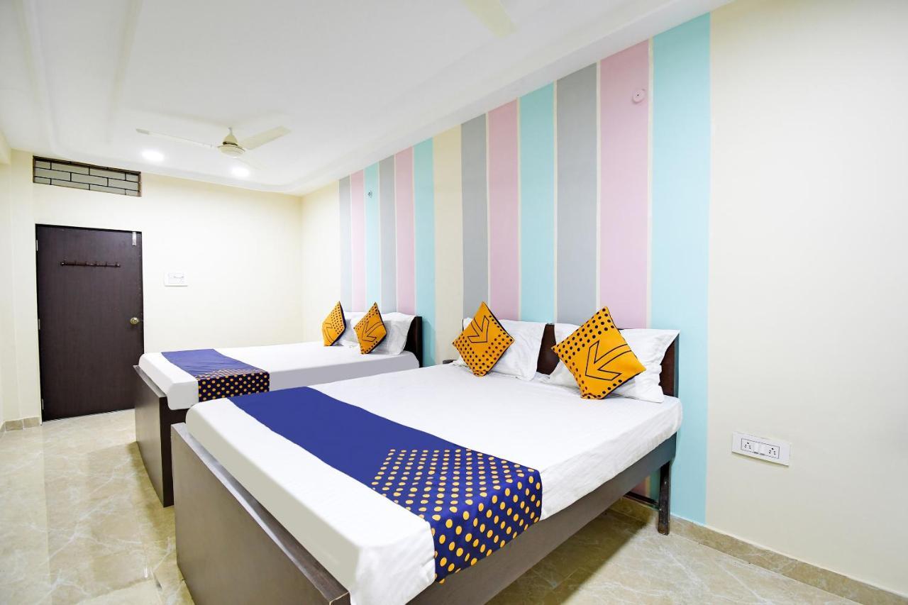 Spot On 67472 Anant Palace Hotel Raj Nandgaon Eksteriør billede