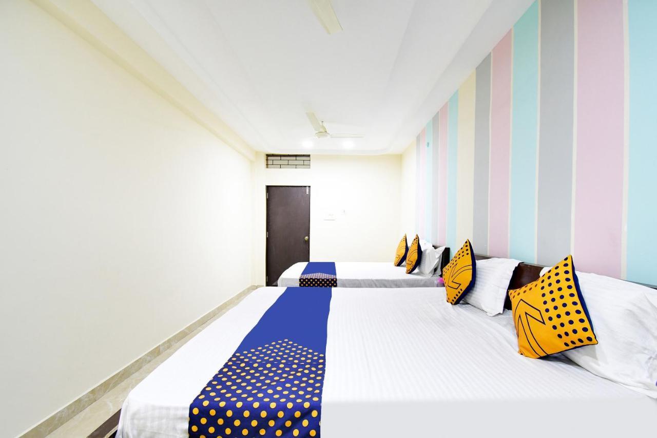 Spot On 67472 Anant Palace Hotel Raj Nandgaon Eksteriør billede