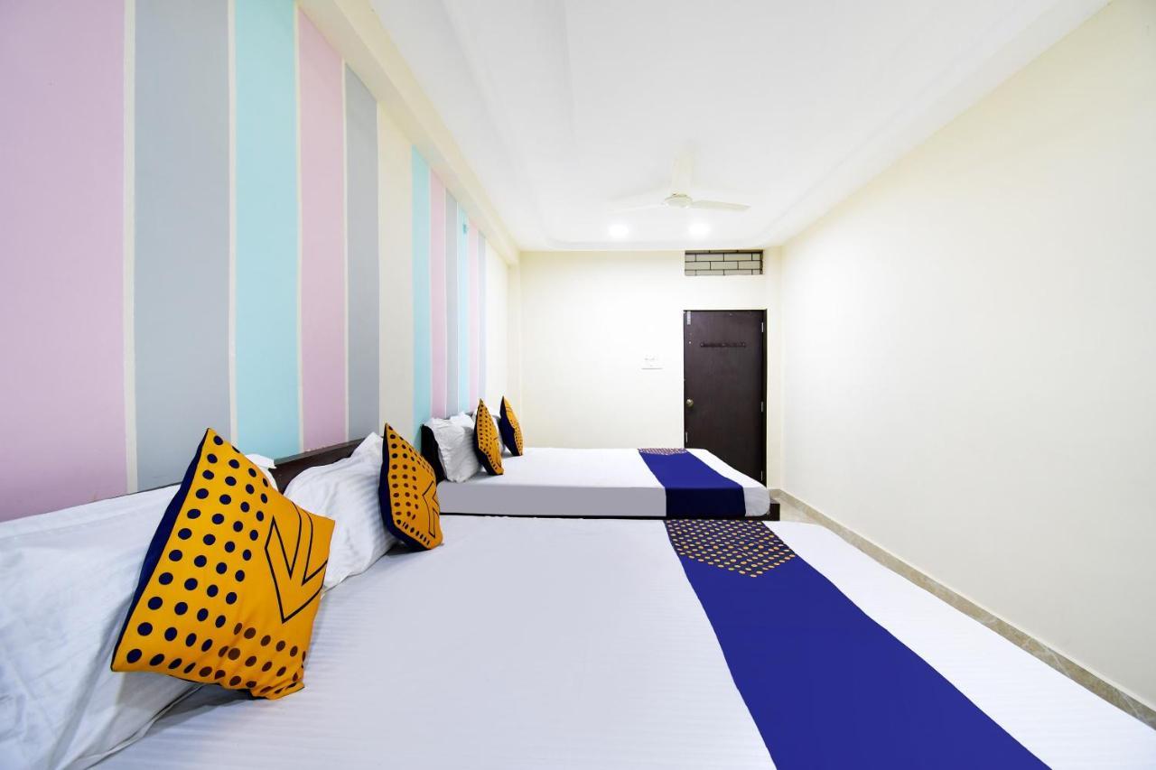 Spot On 67472 Anant Palace Hotel Raj Nandgaon Eksteriør billede