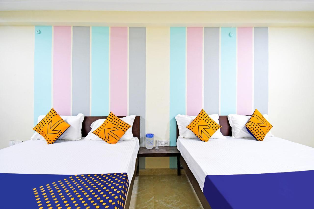 Spot On 67472 Anant Palace Hotel Raj Nandgaon Eksteriør billede