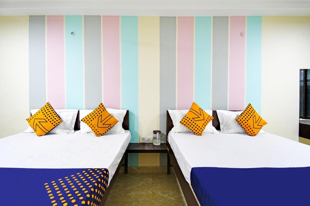 Spot On 67472 Anant Palace Hotel Raj Nandgaon Eksteriør billede